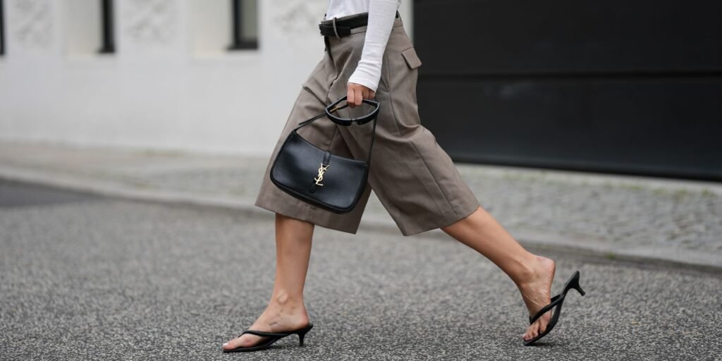 10 Cool and Chic August Outfit Formulas to Beat the Summer Heat