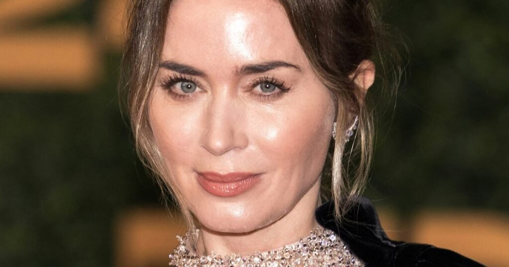 Emily Blunt Debuted A Red Lob On The Set Of 'The Devil Wears Prada 2'