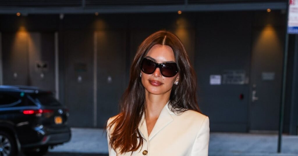 Emily Ratajkowski’s Summer Style Is Stopping Traffic