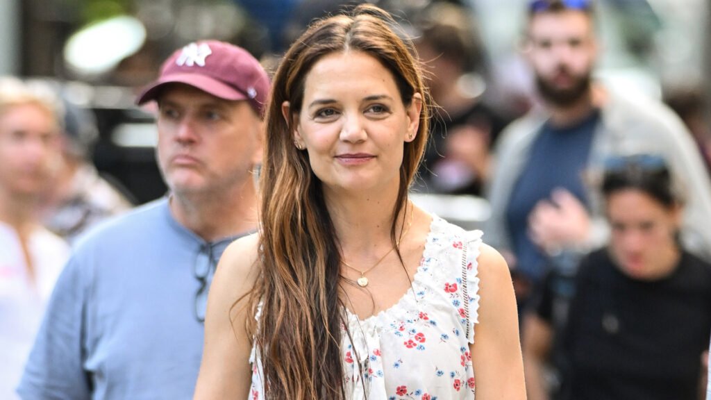 Katie Holmes Tests a 2025 Fall Boot Trend Early Katie Holmes Tests a 2025 Fall Boot Trend Early