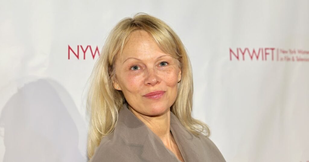Pamela Anderson’s Flipped Bob Proves That The Cut Is Always On-Trend