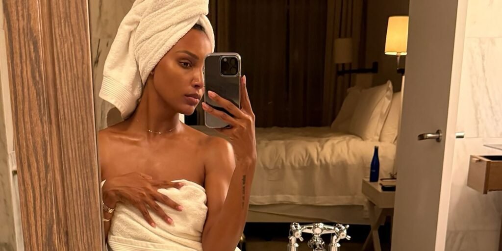 The Expert-Approved Guide to Smelling Delicious All Summer The Expert-Approved Guide to Smelling Delicious All Summer