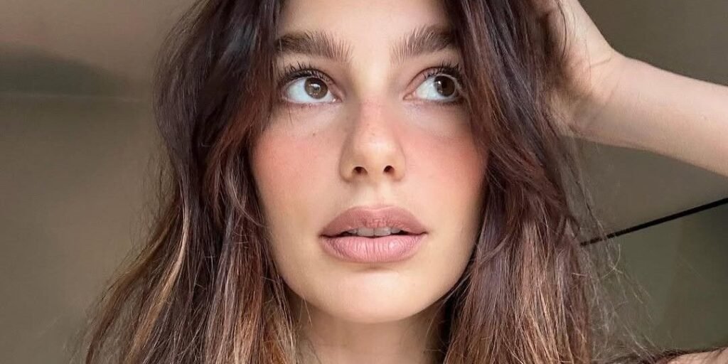 34 Chestnut Brown Hair Color Ideas for a Brunette Glow