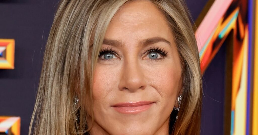 Jennifer Aniston’s Red Nails Are A Bold Choice For The Star Jennifer Aniston's Red Nails Are A Bold Choice For The Star