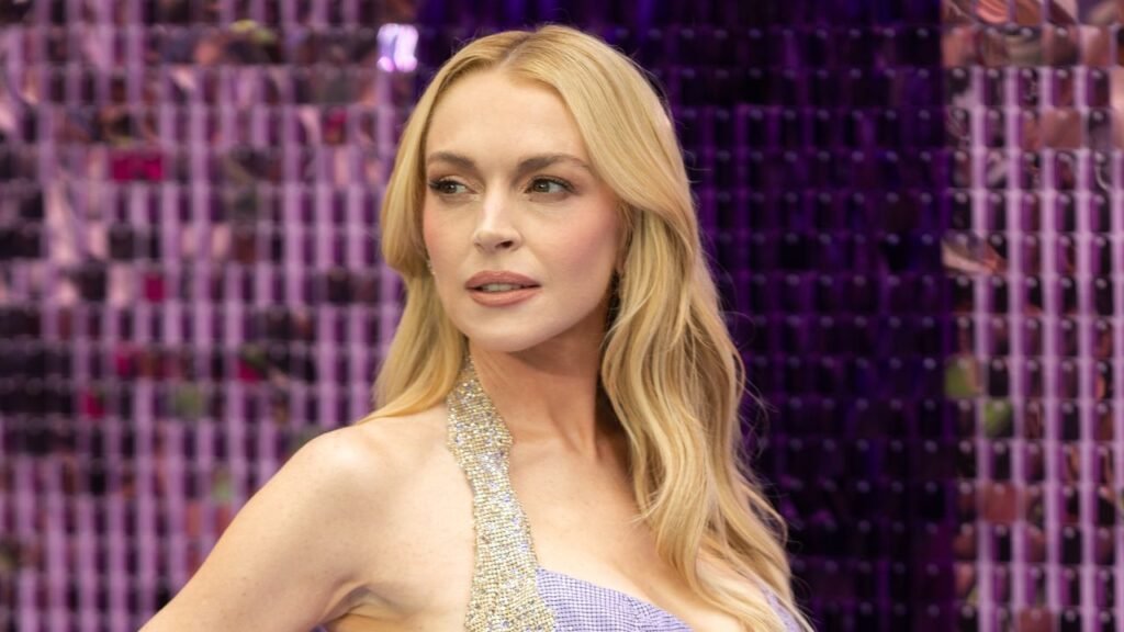 Lindsay Lohan Just Wore the 'Ultimate' Throwback Dress on the Red Carpet