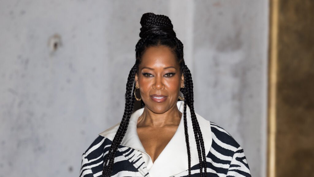 Regina King’s Cornrow Bun Needs Your Attention Regina King’s Cornrow Bun Needs Your Attention