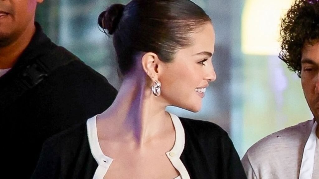 Selena Gomez Is Dressing Like My Grandma (Complimentary)