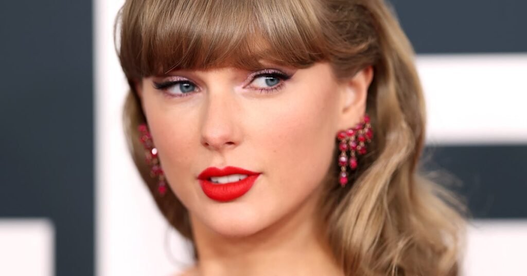 Taylor Swift’s Orange Lip Made A Statement During Her New Album Reveal Taylor Swift’s Orange Lip Made A Statement During Her New Album Reveal