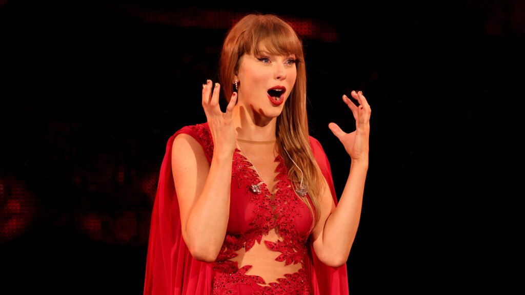 INDIANAPOLIS, INDIANA - NOVEMBER 01: EDITORIAL USE ONLY. NO STANDALONE PUBLICATION USE (NO SPECIAL INTEREST OR SINGLE ARTIST PUBLICATION USE; NO BOOK USE). Taylor Swift performs onstage during &quot;Taylor Swift