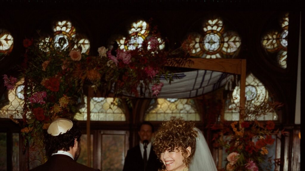 The Best Fall Wedding Bouquets and Flowers in Vogue