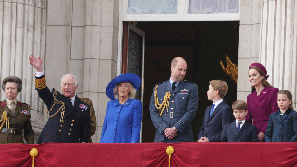 The Royal Family Will Interrupt Their Summer Break With New Commemorations The Royal Family Will Interrupt Their Summer Break With New Commemorations