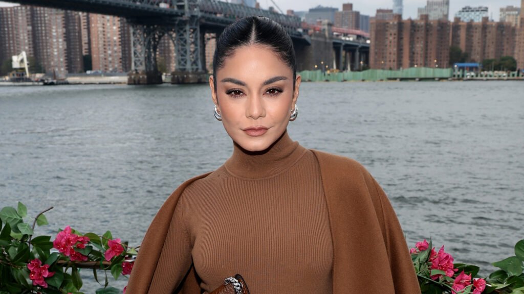 Vanessa Hudgens’s Cat Eye Nails Are on My Fall Mood Board