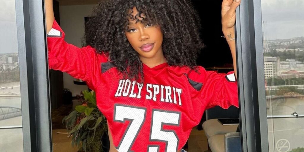 10 Football Tailgating Outfits for Homecoming and Beyond 10 Football Tailgating Outfits for Homecoming and Beyond