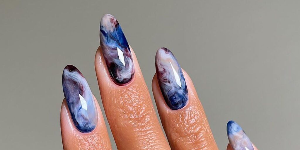 23 Dreamy Marbled Manicures for Fall