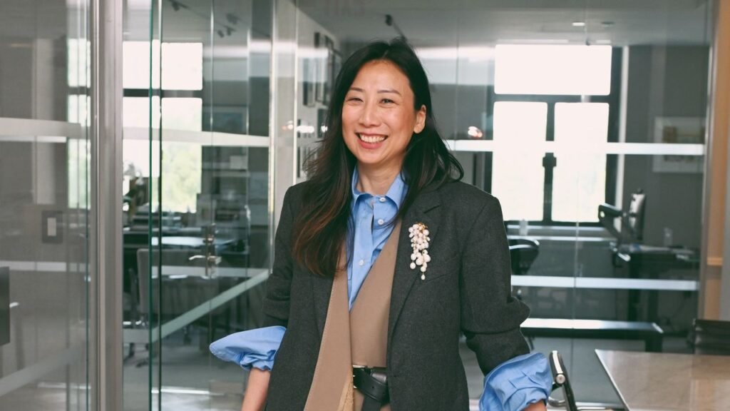 9-5: How Bergdorf Goodman’s Yumi Shin Brings Her Creative Spirit to the C-Suite 9-5: How Bergdorf Goodman’s Yumi Shin Brings Her Creative Spirit to the C-Suite