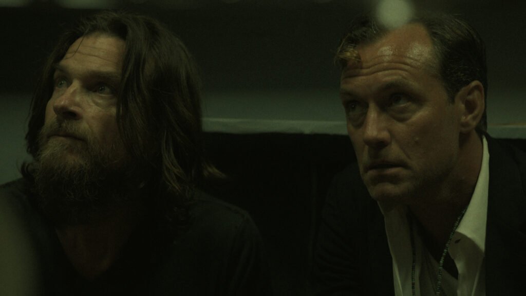 jason bateman and jude law as brothers jake and vince in black rabbit