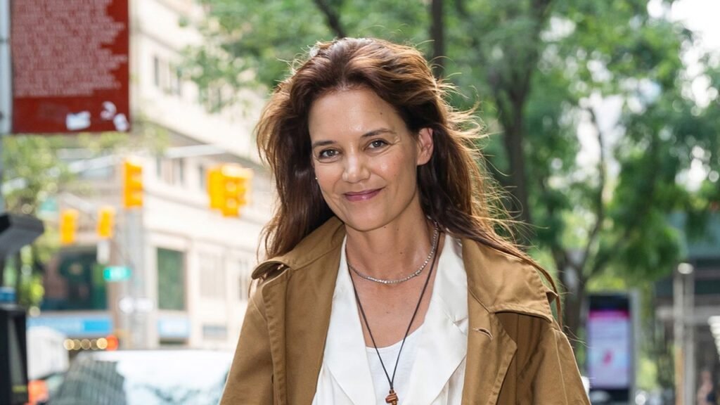 Only Katie Holmes Could Convince Me This ,600 Alo Handbag Is Worth the Investment Only Katie Holmes Could Convince Me This ,600 Alo Handbag Is Worth the Investment