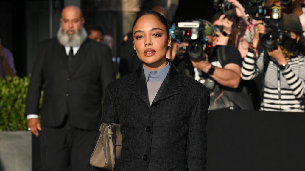 Tessa Thompson’s Bandana Hairstyle Proves She’s An It Girl Tessa Thompson’s Bandana Hairstyle Proves She’s An It Girl