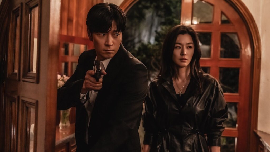 Gang Dong-won and Gianna Jun in 'Tempest.'