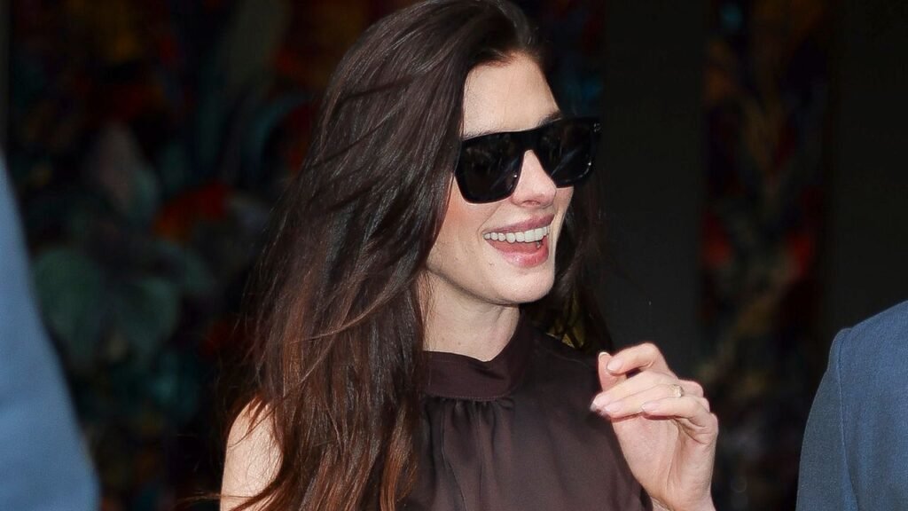Anne Hathaway Proves Every Summer Slip Dress Needs High-Contrast Sneakers and No-Show Socks Anne Hathaway Proves Every Summer Slip Dress Needs High-Contrast Sneakers and No-Show Socks