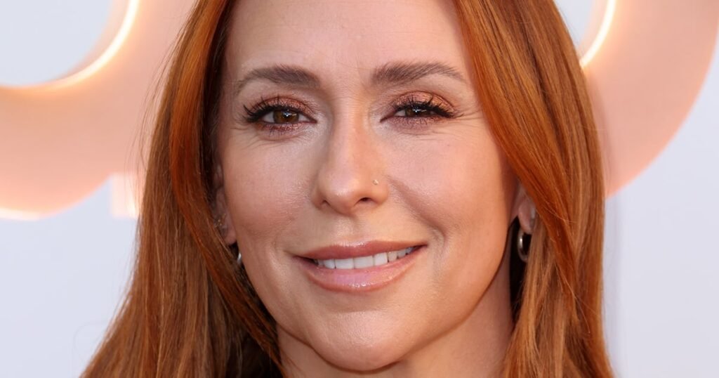 Jennifer Love Hewitt Went Blonde, And It’s Such A Spring Vibe Jennifer Love Hewitt Went Blonde, And It’s Such A Spring Vibe