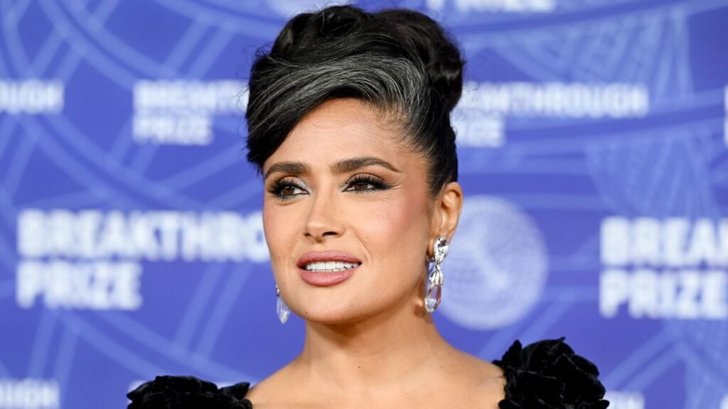 Salma Hayek’s Quiet Silver Updo Is the Epitome of Elegance Salma Hayek’s Quiet Silver Updo Is the Epitome of Elegance