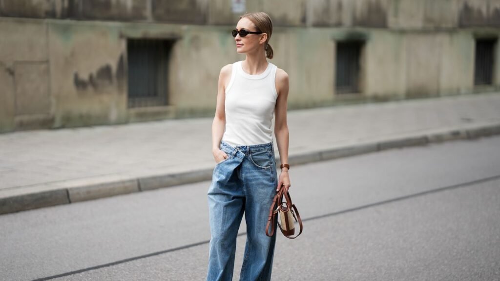 What Sandals to Wear with Jeans to Look Chic & On Trend 2026 What Sandals to Wear with Jeans to Look Chic & On Trend 2026