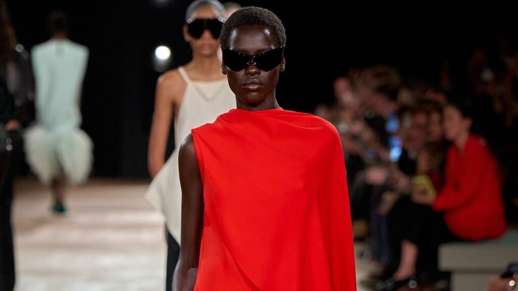 5 Runway-Inspired Ways To Wear A Dress And Flip-Flops