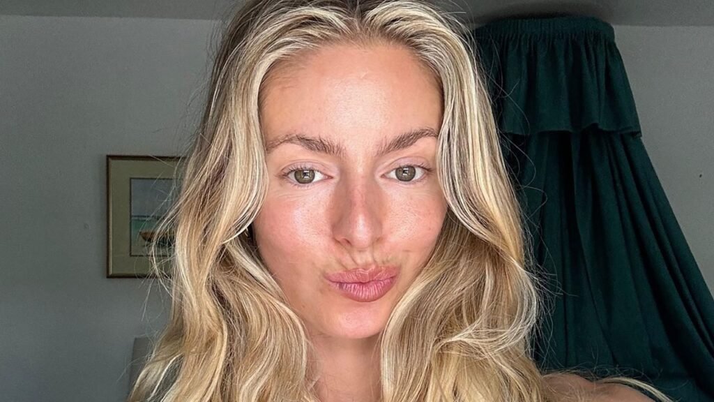 5 Summer Blonde Hair Ideas Replacing the Iced-Blonde Trend in 2026 5 Summer Blonde Hair Ideas Replacing the Iced-Blonde Trend in 2026