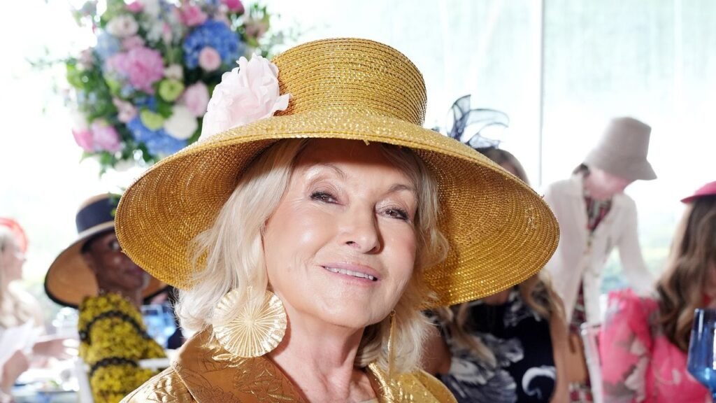 Big Blooms and Bigger Hats: Inside Central Park’s 44th Annual Hat Luncheon Big Blooms and Bigger Hats: Inside Central Park’s 44th Annual Hat Luncheon