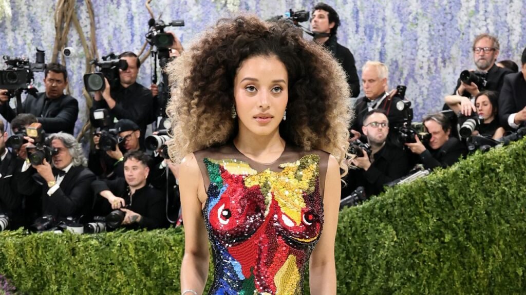 Chase Infiniti Channeled a Glammed-Up Venus de Milo at the 2026 Met Gala
