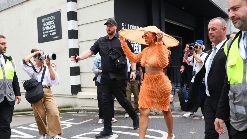 Get Inspired for the Kentucky Derby With the Best Hats in Street Style Get Inspired for the Kentucky Derby With the Best Hats in Street Style
