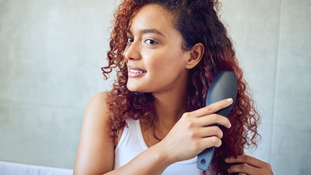 How to Use a Curl Brush, According to Hairstylists 2026