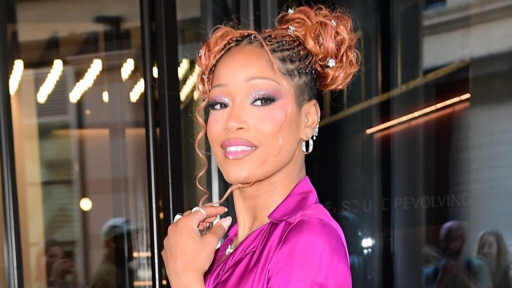 Keke Palmer Combines Two Summer Denim Trends in One Pair of Snazzy Jeans Keke Palmer Combines Two Summer Denim Trends in One Pair of Snazzy Jeans