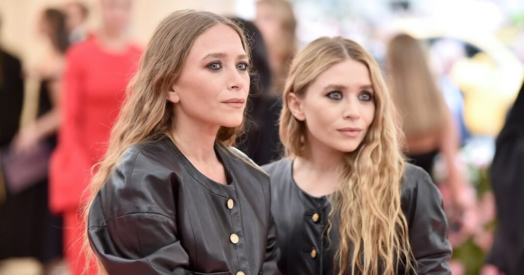 Mary-Kate & Ashley Olsen’s Rare Street Style Appearance Is Going Viral Mary-Kate & Ashley Olsen’s Rare Street Style Appearance Is Going Viral