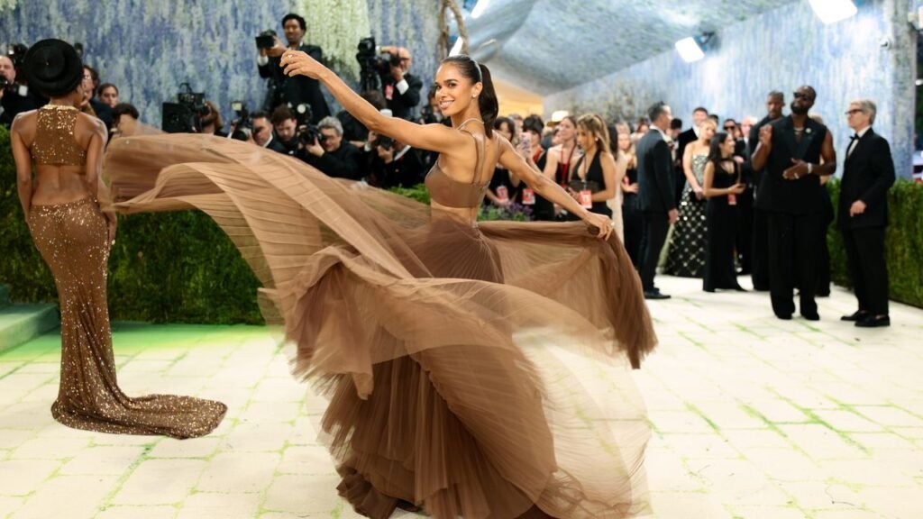 Misty Copeland’s Post-Ballet Class Inspired Met Gala Beauty – See Photos