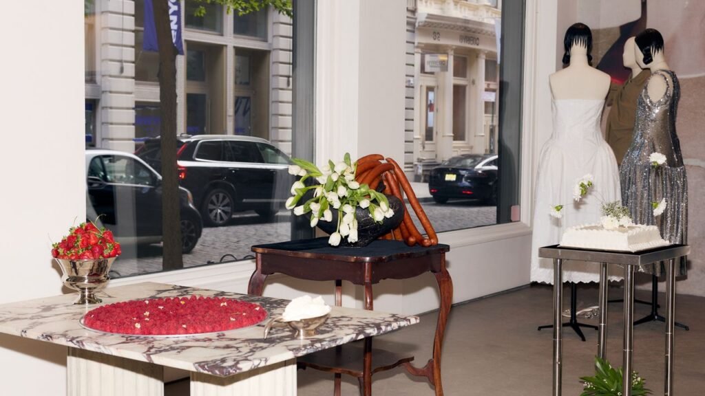 Simone Rocha Celebrated Her Latest Crocs Collaboration in SoHo With Champagne and Vanilla Cake Simone Rocha Celebrated Her Latest Crocs Collaboration in SoHo With Champagne and Vanilla Cake