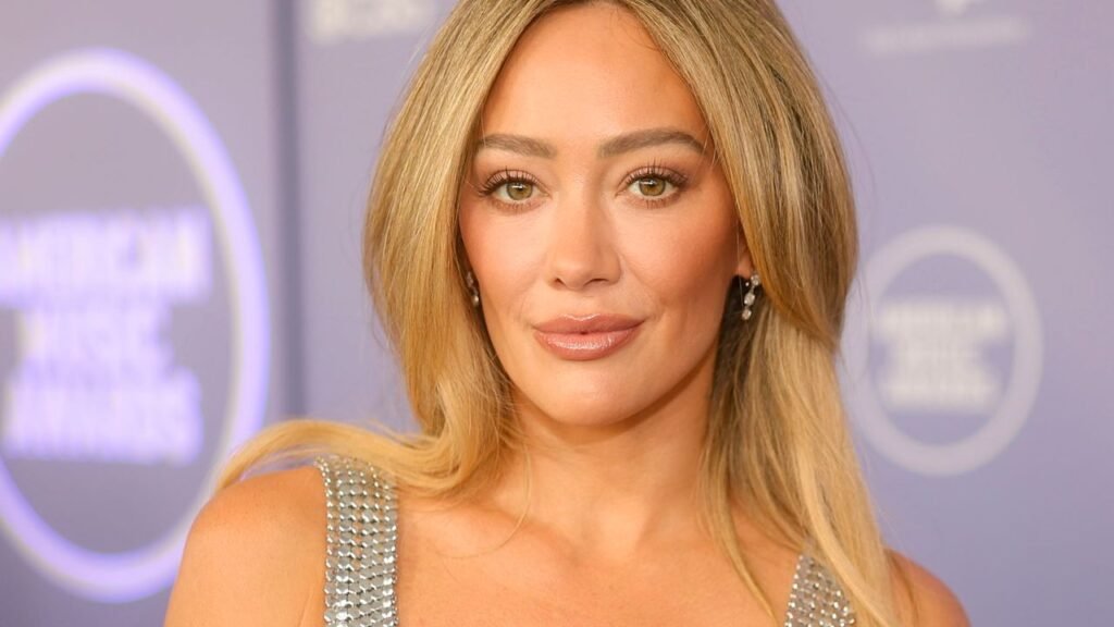 The AMAs 2026 Red Carpet’s Best Looks Confirm It’s Going to Be a Summer of Silver The AMAs 2026 Red Carpet’s Best Looks Confirm It’s Going to Be a Summer of Silver