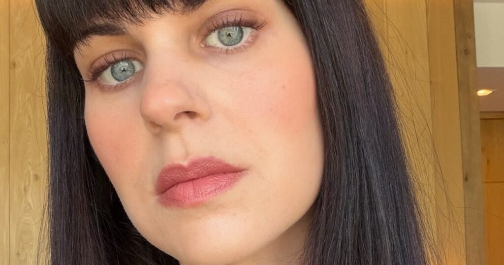Violette FR’s Plume Blush Is Perfect For A Blurred Makeup Look