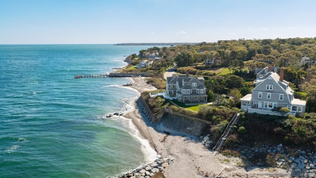 9 Airbnbs in Martha’s Vineyard You Can Still Rent for Summer