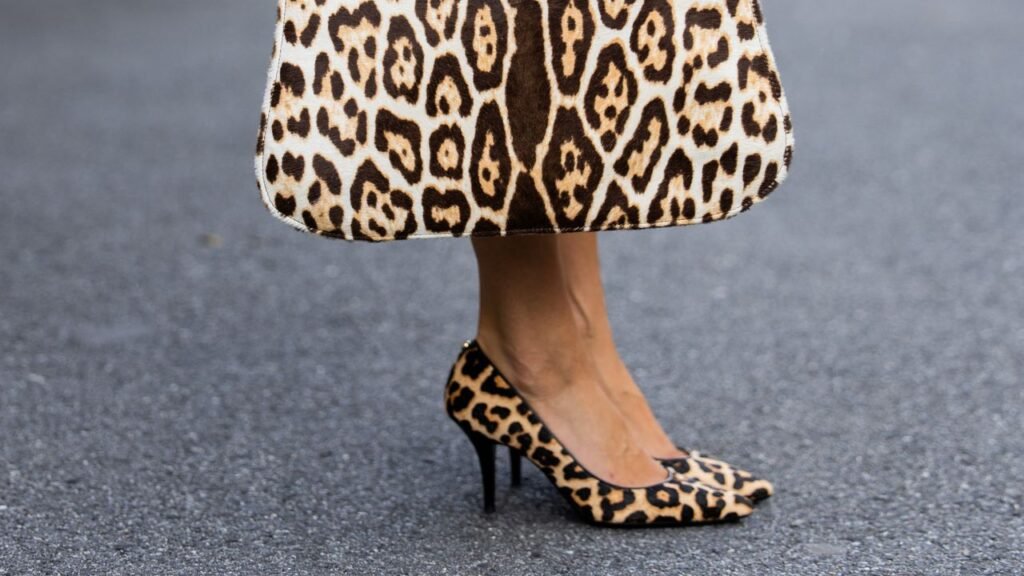 How to Style Leopard-Print Heels with Jeans, Skirts, and Dresses in Summer 2026