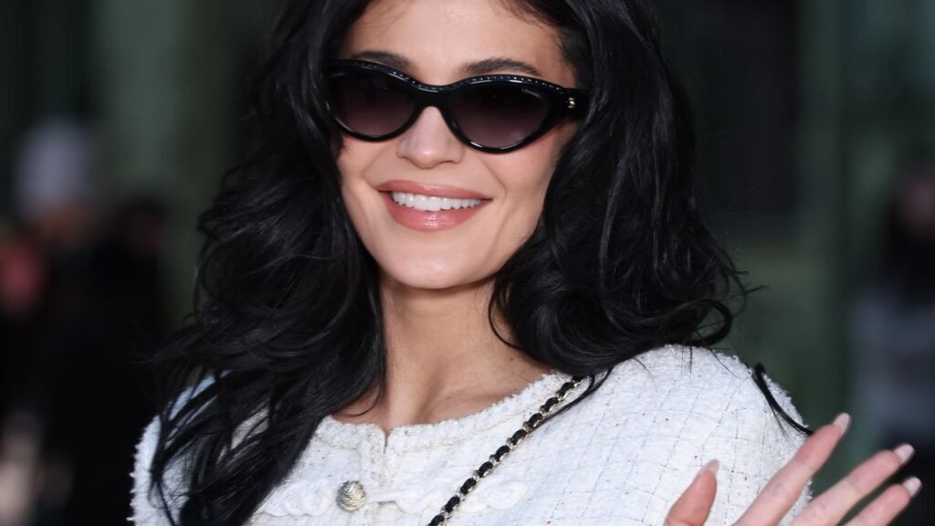 Kylie Jenner Is Staying Loyal to This Early 2000s Pedicure Kylie Jenner Is Staying Loyal to This Early 2000s Pedicure