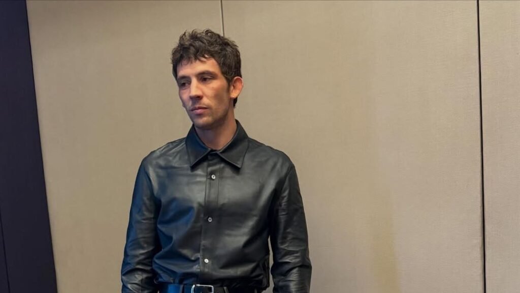 Vintage Digging and Jonathan Anderson’s Dior: Josh O’Connor Finds His Style Groove Vintage Digging and Jonathan Anderson’s Dior: Josh O’Connor Finds His Style Groove