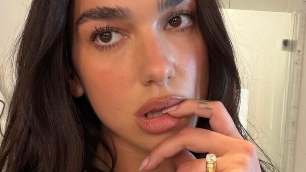 We Finally Know Who Designed Dua Lipa’s Engagement Ring We Finally Know Who Designed Dua Lipa’s Engagement Ring