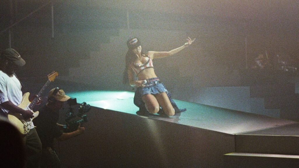 With the Help of ASAP Rocky, Jennie Embodied New York Style For Her Gov Ball Set With the Help of ASAP Rocky, Jennie Embodied New York Style For Her Gov Ball Set
