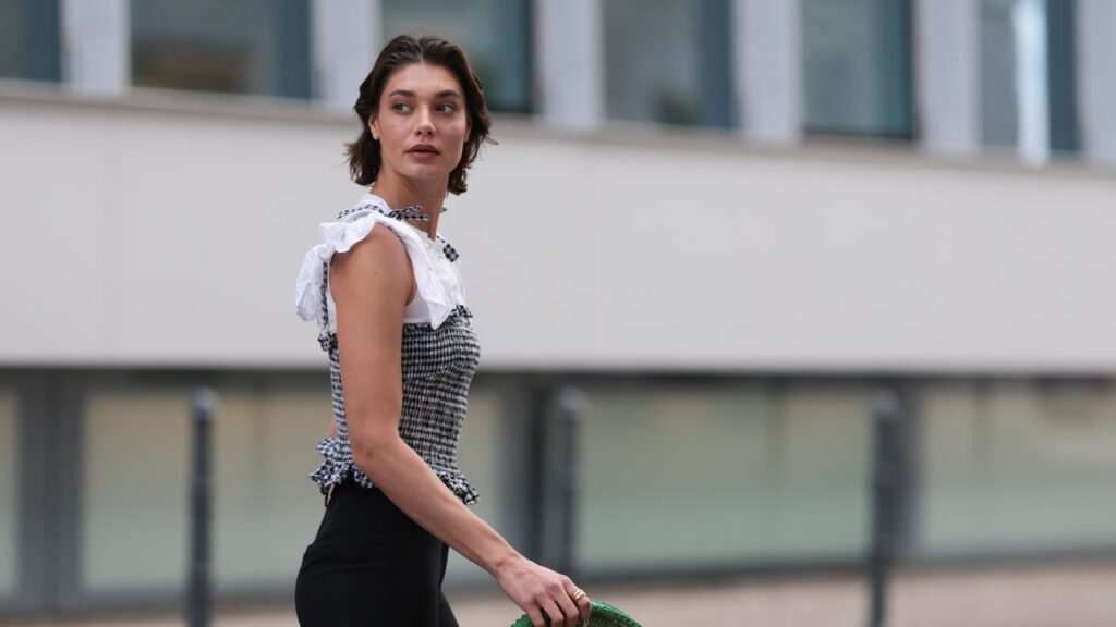 4 Ways to Wear Capri Pants With Kitten Heels Before Summer Is Over 4 Ways to Wear Capri Pants With Kitten Heels Before Summer Is Over