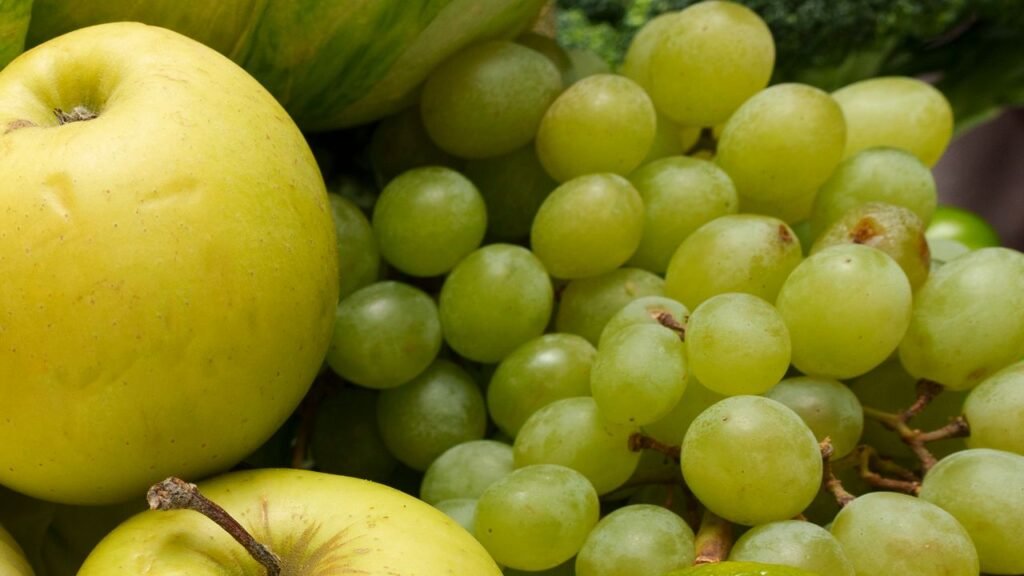 8 Fruits That Fight Inflammation and Support Gut Health 8 Fruits That Fight Inflammation and Support Gut Health
