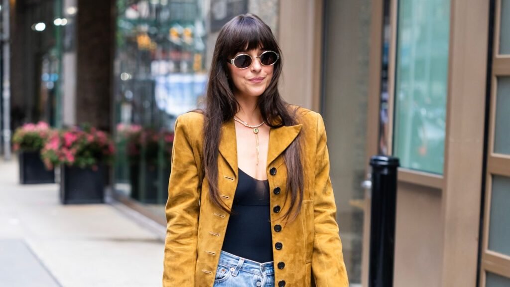 Grandma Shoes Are the Fall 2026 Trend That’ll Dress Up Any Pair of Jeans