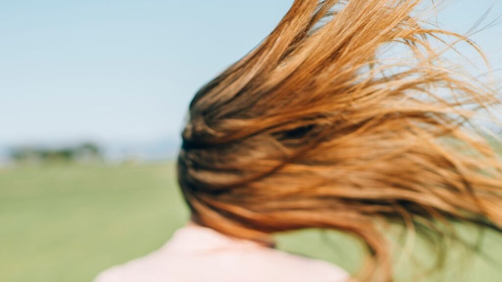 How to Lighten Hair Without Bleach, Straight From the Pros