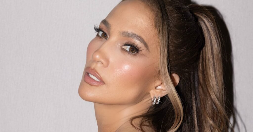 Jennifer Lopez & Zendaya Are All In On The Frosted Eyeshadow Trend